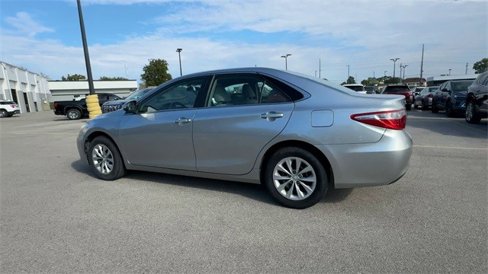 Used 2017 Toyota Camry LE image 7