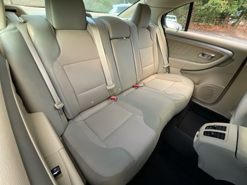 Used 2013 Ford Taurus SEL image 31