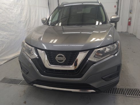 Used 2018 Nissan Rogue SV image 15