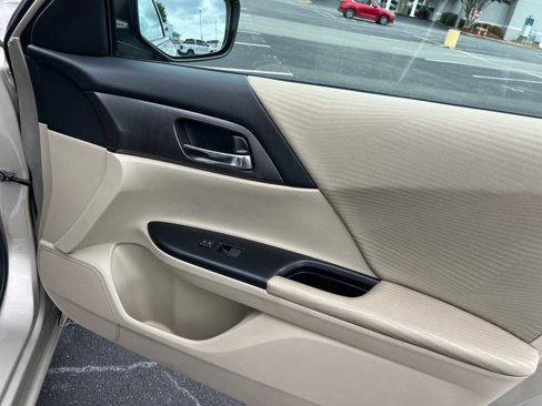 Used 2014 Honda Accord LX image 35