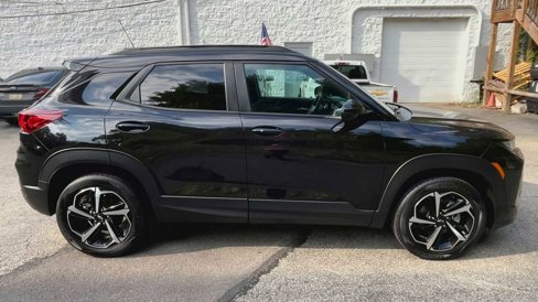 Certified 2022 Chevrolet TrailBlazer RS w/ Sun and Liftgate Package image 9