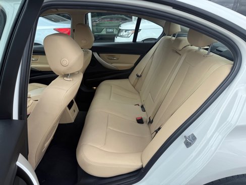 Used 2018 BMW 320i Sedan image 26