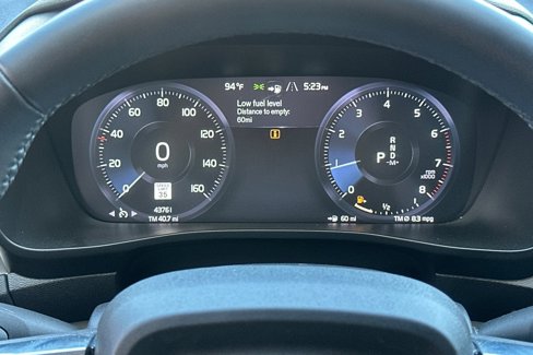 Certified 2022 Volvo XC40 T5 Momentum image 24
