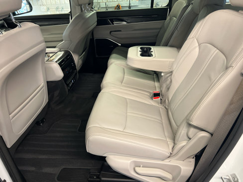 Used 2023 Jeep Wagoneer 4WD w/ Premium Group I image 22