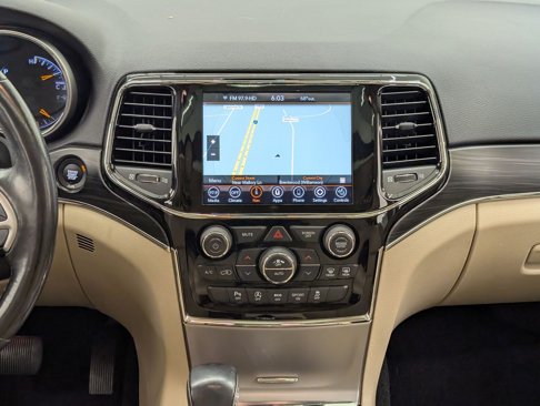 Used 2020 Jeep Grand Cherokee Limited w/ Luxury Group II image 28
