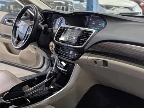 Used 2017 Honda Accord EX-L image 24