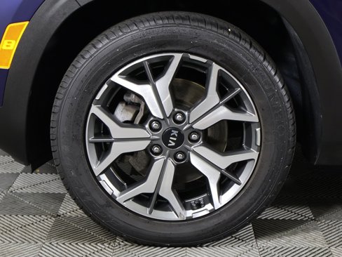 Used 2021 Kia Seltos EX image 22