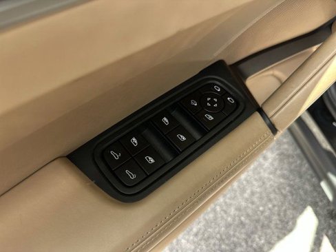 Certified 2024 Porsche Cayenne Coupe image 17