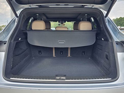 Certified 2019 Porsche Cayenne w/ Premium Package image 40