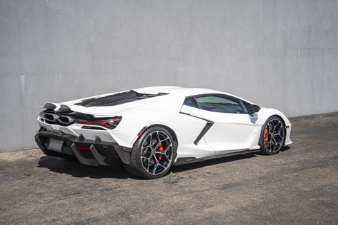 Used 2024 Lamborghini Revuelto image 7