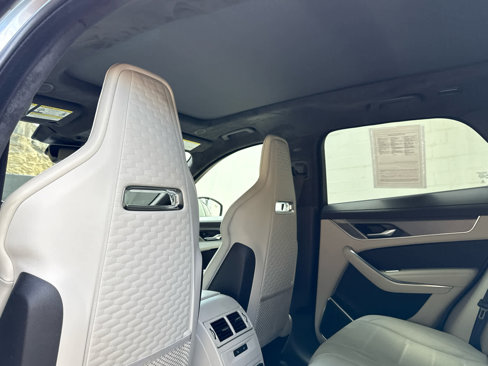 Certified 2022 Jaguar F-PACE SVR image 17