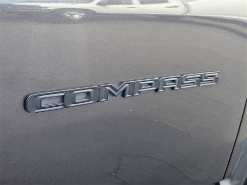 Used 2021 Jeep Compass Latitude image 31