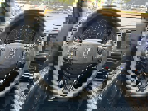 Used 2017 Honda HR-V EX image 14