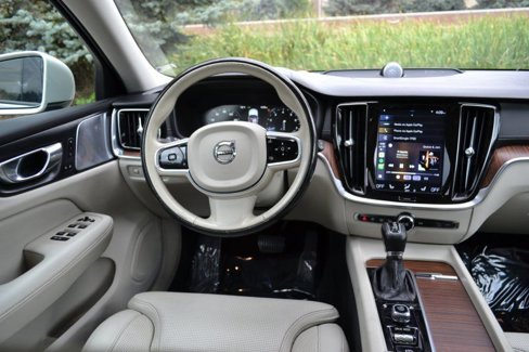 Used 2020 Volvo V60 T5 Cross Country w/ Protection Package Premier image 21
