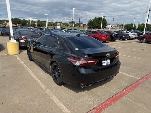 Used 2018 Toyota Camry image 6