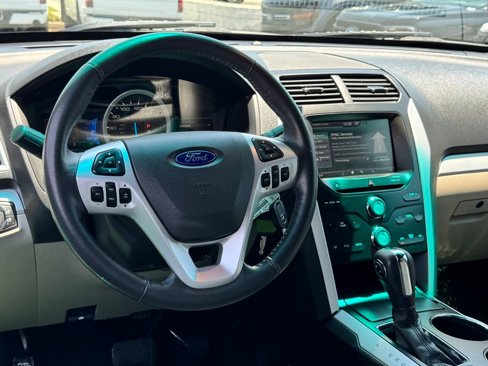 Used 2014 Ford Explorer XLT w/ Equipment Group 201A image 25