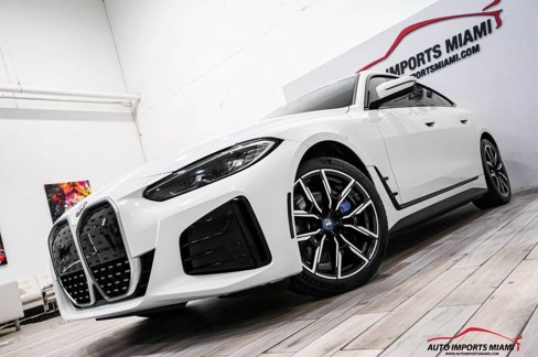 Used 2022 BMW i4 eDrive40 w/ M Sport Package image 9