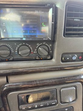 Used 2001 GMC Yukon XL Denali image 18