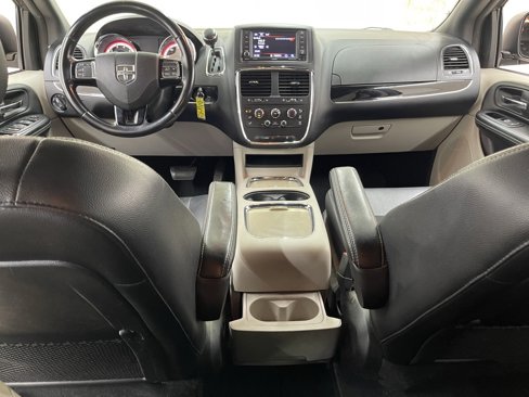 Used 2019 Dodge Grand Caravan SXT image 29