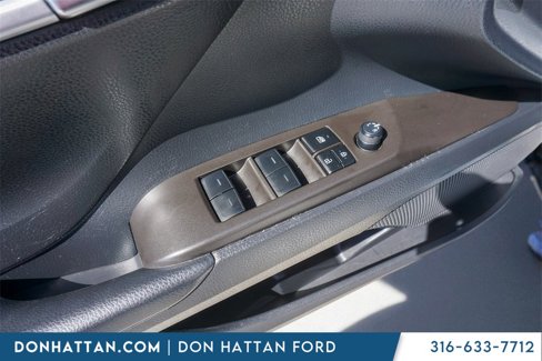 Used 2023 Toyota Camry SE image 16