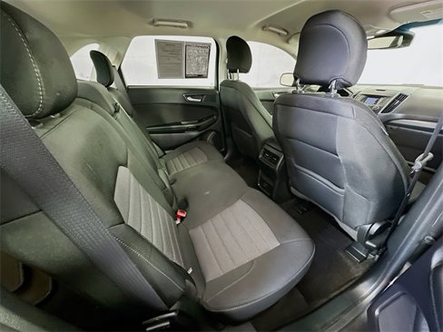 Used 2019 Ford Edge SE image 27