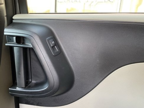 Used 2019 Dodge Grand Caravan SE image 15