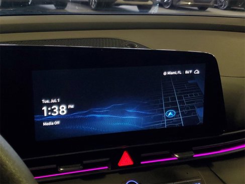 Certified 2024 Hyundai Elantra SEL image 19