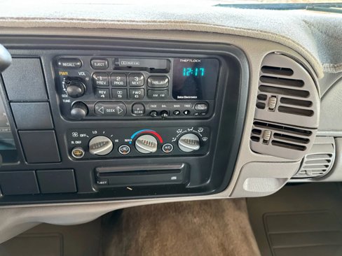 Used 1999 Chevrolet Suburban 2WD w/ Preferred Equipment Group 3 image 14