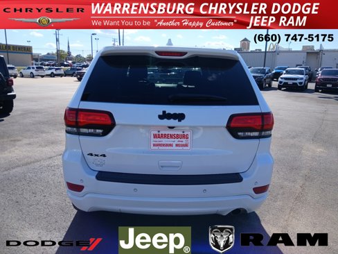 Used 2022 Jeep Grand Cherokee Laredo X image 5