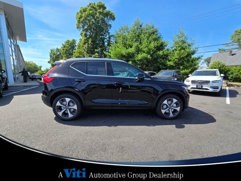 Used 2025 Volvo XC40 B5 Core w/ Protection Package Premier image 9