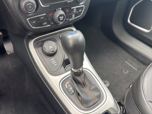 Used 2020 Jeep Compass Latitude image 27
