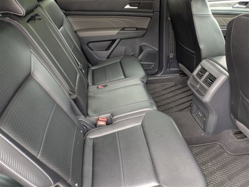 Used 2022 Volkswagen Atlas Cross Sport SE image 34