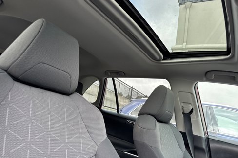 Used 2021 Toyota RAV4 XLE image 16