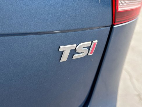 Used 2018 Volkswagen Tiguan SEL image 12