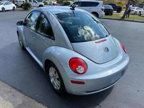 Used 2010 Volkswagen Beetle Coupe image 5