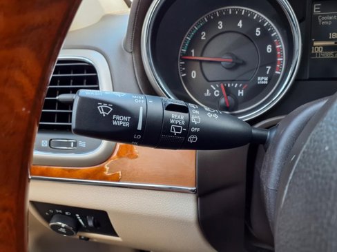Used 2013 Jeep Grand Cherokee Overland w/ Advance Technology Group image 18
