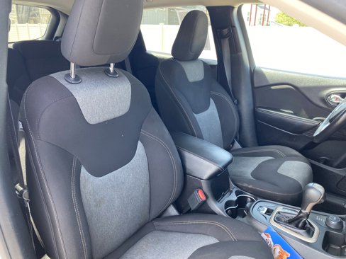 Used 2017 Jeep Cherokee Altitude image 30