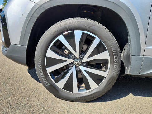Used 2022 Volkswagen Taos SE image 9