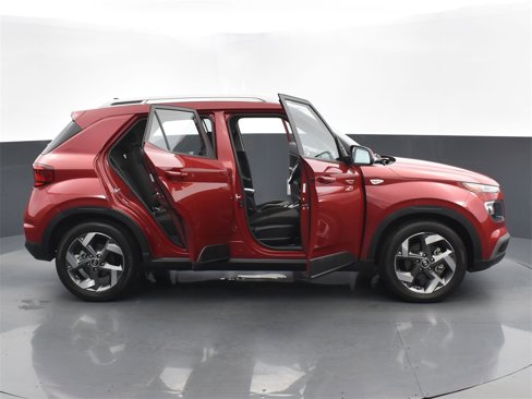 Certified 2022 Hyundai Venue SEL w/ Cargo Package image 28