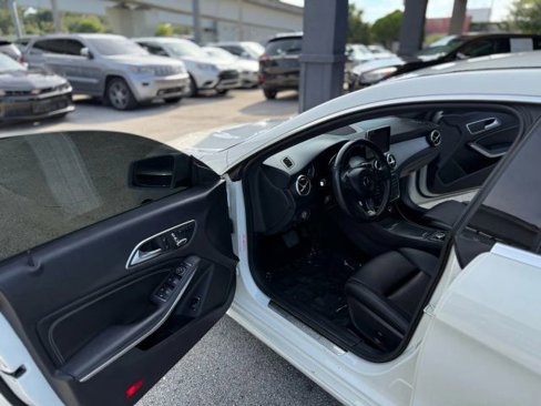 Used 2016 Mercedes-Benz CLA 250 image 21