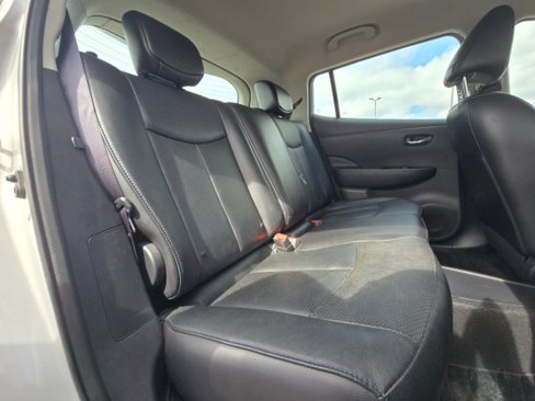 Used 2013 Nissan Leaf SL w/ Premium Pkg image 15