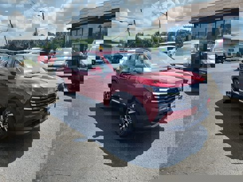 New 2025 Nissan Kicks SV w/ Charging Package image 1