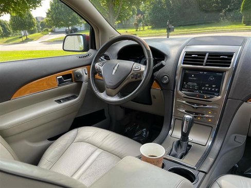 Used 2014 Lincoln MKX AWD w/ Equipment Group 101A image 10