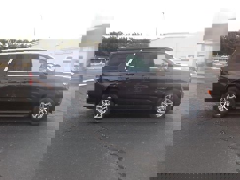 Used 2024 Chevrolet Tahoe LT image 2
