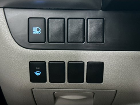 Used 2017 Toyota Highlander LE image 16