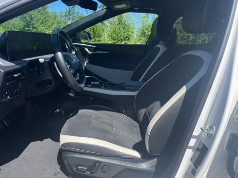 Certified 2022 Kia EV6 GT-Line w/ GT-Line Suede Seat Package image 14