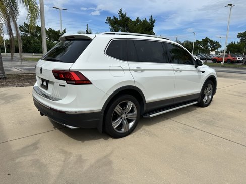 Used 2019 Volkswagen Tiguan SEL Premium image 4