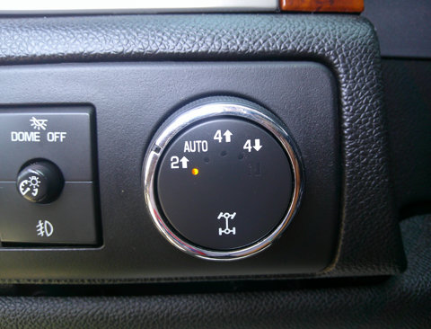 Used 2009 Chevrolet Avalanche LT image 19