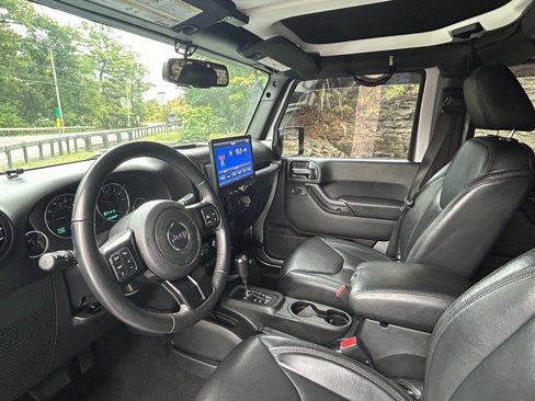 Used 2017 Jeep Wrangler Unlimited Sahara image 17