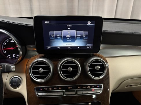Used 2017 Mercedes-Benz GLC 300 4MATIC image 21
